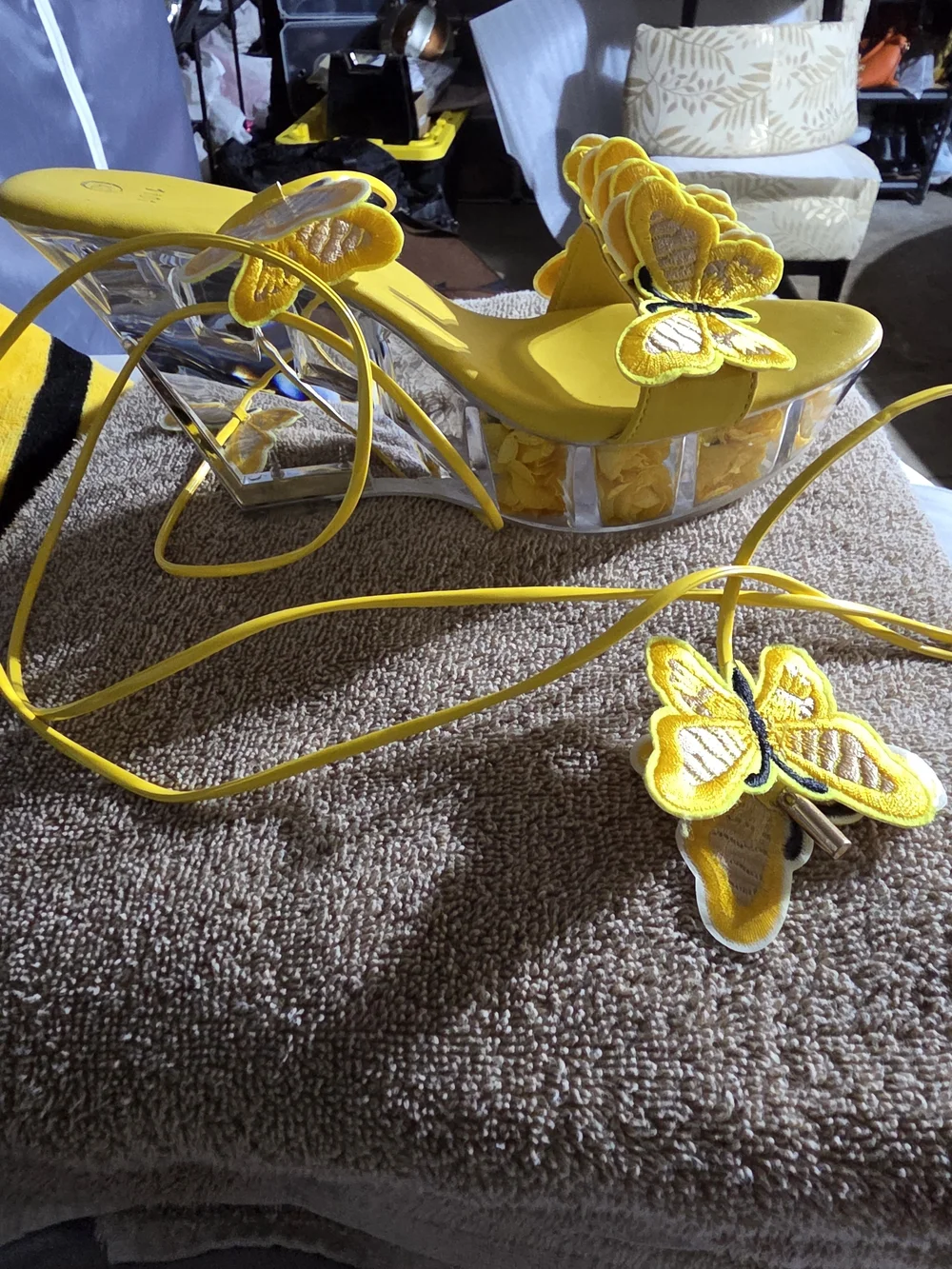 N/A unique yellow